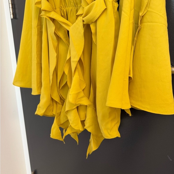 Andrea Iyamah size 6 (S) NWT Bright Yellow Long Sleeve romper with shorts - Picture 4 of 15